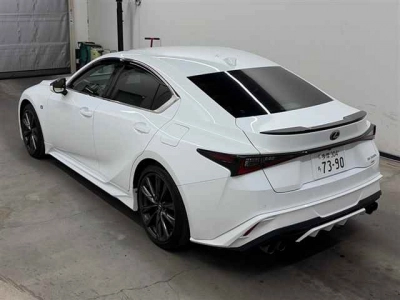 LEXUS IS