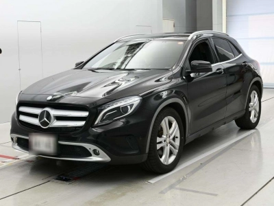 MERCEDES BENZ GLA