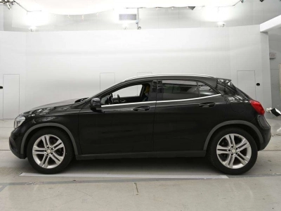 MERCEDES BENZ GLA