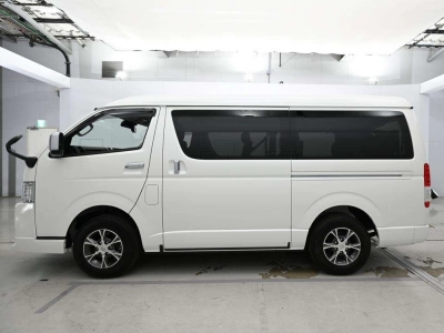 TOYOTA HIACE WAGON