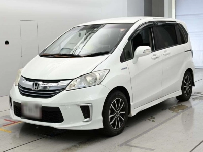 HONDA FREED HYBRID