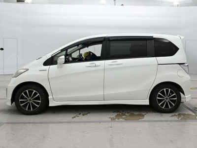 HONDA FREED HYBRID