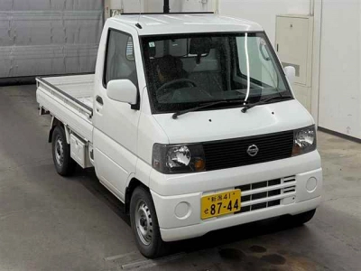 NISSAN CLIPPER TRUCK
