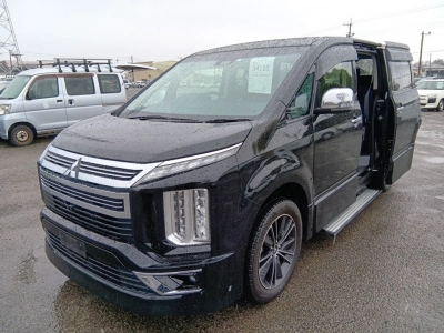 MITSUBISHI DELICA WAGON