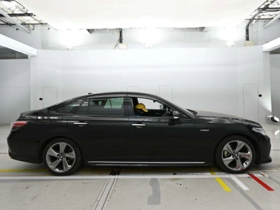 TOYOTA CROWN HYBRID