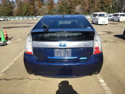 TOYOTA PRIUS PHV