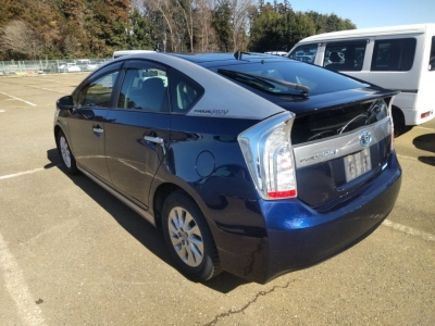 TOYOTA PRIUS PHV