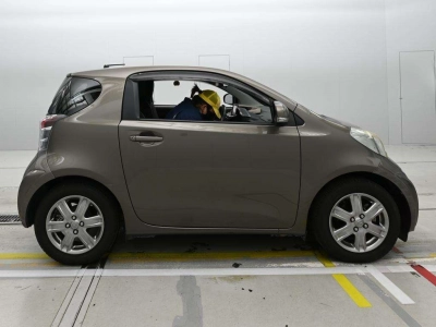 TOYOTA IQ