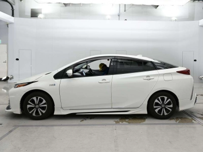 TOYOTA PRIUS PHV