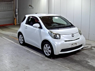 TOYOTA IQ