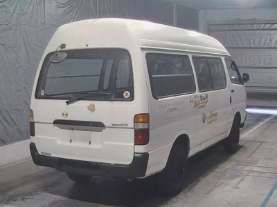 TOYOTA HIACE VAN