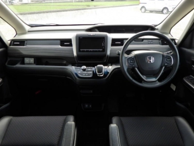 HONDA FREED + HYBRID