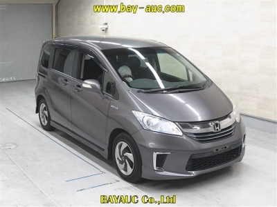 HONDA FREED HYBRID