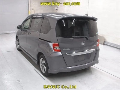 HONDA FREED HYBRID