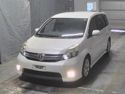 TOYOTA ISIS