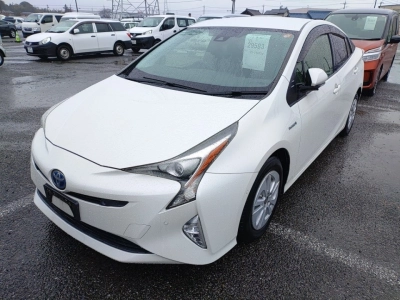 TOYOTA PRIUS
