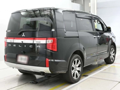 MITSUBISHI DELICA D:5