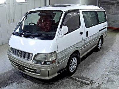 TOYOTA HIACE WAGON
