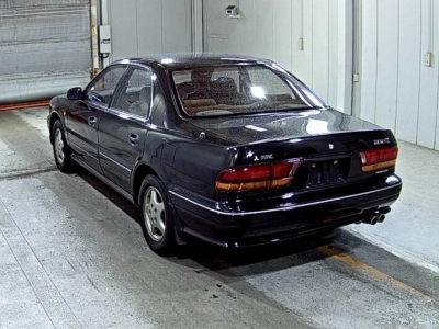 MITSUBISHI DIAMANTE