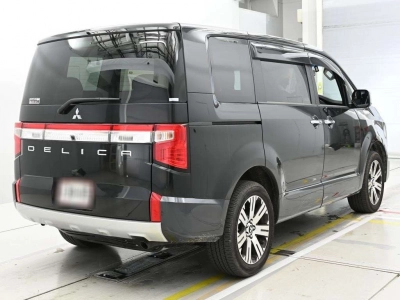 MITSUBISHI DELICA D:5