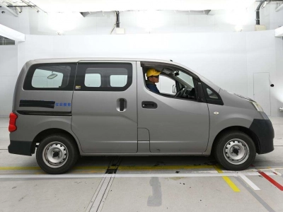 NISSAN NV200 VANETTE VAN