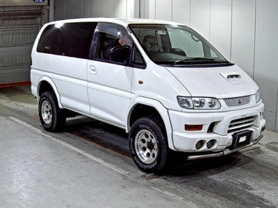 MITSUBISHI DELICA SPACE GEAR
