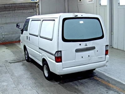 MITSUBISHI DELICA VAN