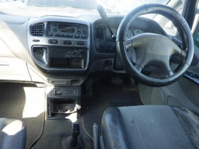 MITSUBISHI DELICA SPACE GEAR