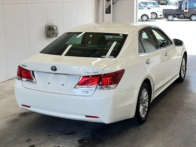 TOYOTA CROWN HYBRID