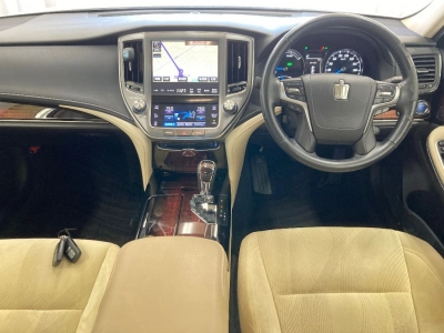 TOYOTA CROWN HYBRID