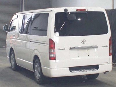 TOYOTA HIACE VAN