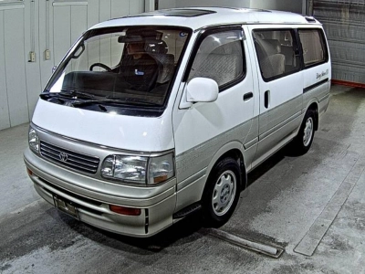 TOYOTA HIACE WAGON