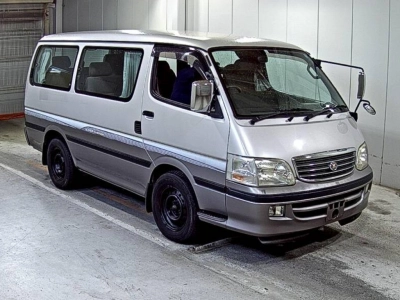 TOYOTA HIACE WAGON