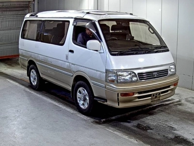 TOYOTA HIACE WAGON
