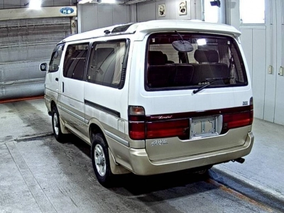 TOYOTA HIACE WAGON