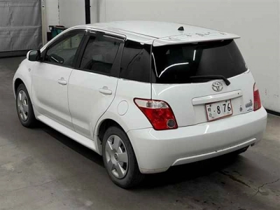 TOYOTA IST
