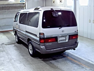 TOYOTA HIACE WAGON
