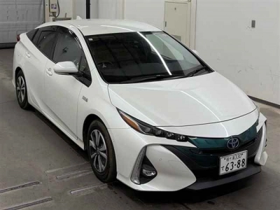 TOYOTA PRIUS PHV