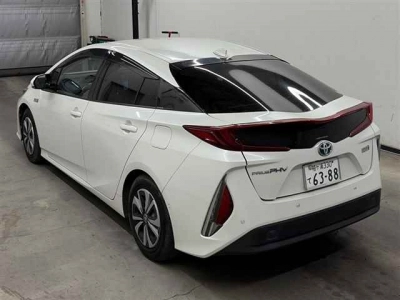 TOYOTA PRIUS PHV