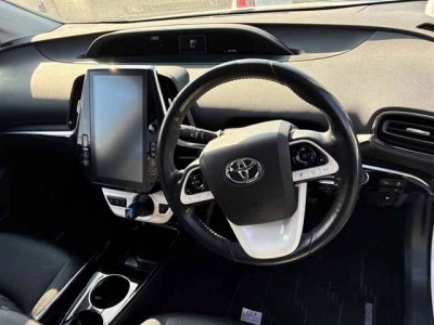 TOYOTA PRIUS PHV