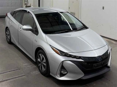 TOYOTA PRIUS PHV