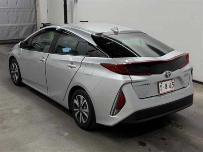 TOYOTA PRIUS PHV