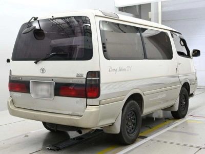 TOYOTA HIACE WAGON