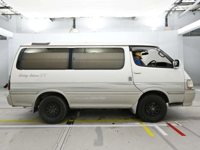 TOYOTA HIACE WAGON