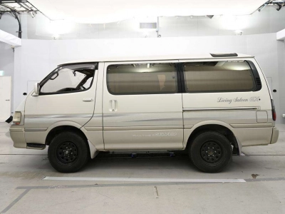 TOYOTA HIACE WAGON