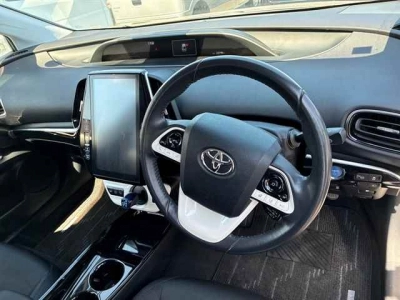 TOYOTA PRIUS PHV
