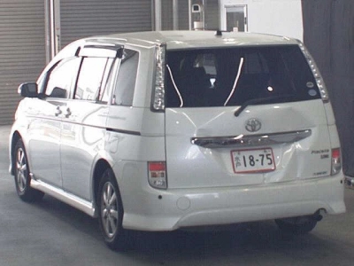TOYOTA ISIS