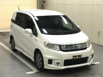 HONDA FREED SPIKE