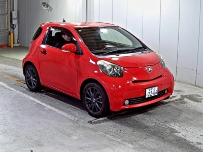TOYOTA IQ
