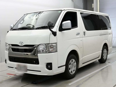 TOYOTA HIACE VAN